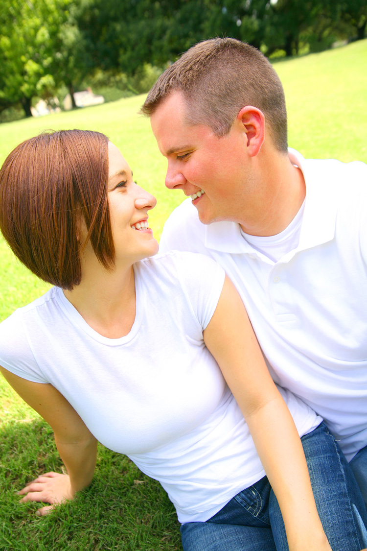 couple-in-park