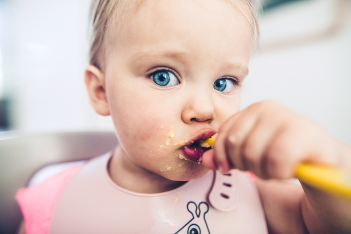 1 year old child eating
